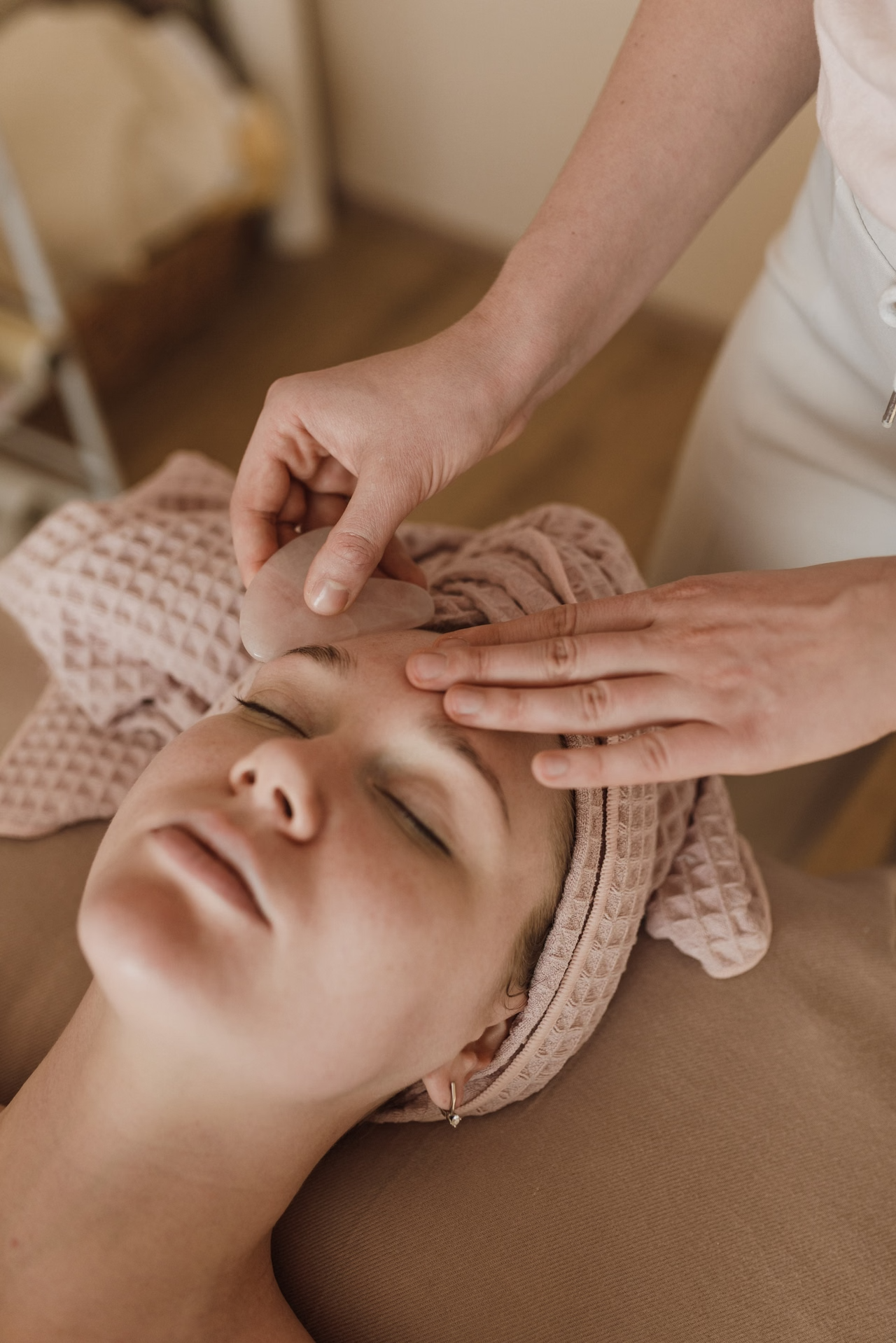 Head and face massage